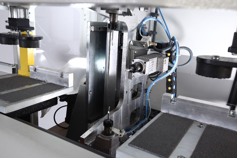 CNC Dik İşlem Merkezi