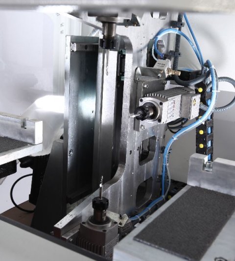 CNC Dik İşlem Merkezi